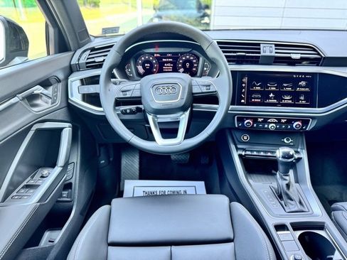 New 2025 Audi Q3 2.0T Premium image 11