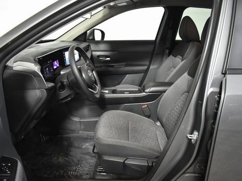 Certified 2025 Nissan Kicks SV image 11