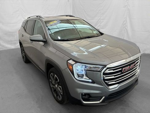 Used 2023 GMC Terrain SLT w/ Infotainment Package II AWD/4WD image 10