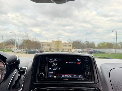 Used 2017 Dodge Grand Caravan GT w/ Safety Sphere Group image 16