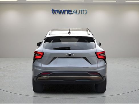 Used 2024 Chevrolet Trax ACTIV w/ Sunroof Package FWD image 4