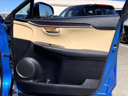 Used 2016 Lexus NX 300h FWD w/ Luxury Package image 19