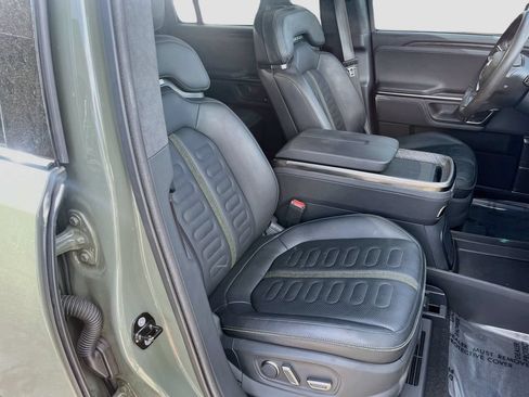 Used 2022 Rivian R1S Launch Edition Quad AWD/4WD image 29
