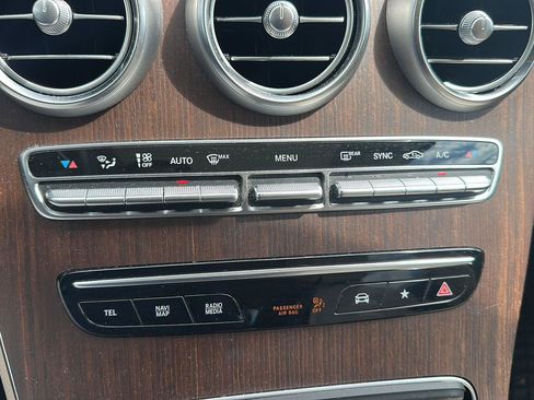 Used 2021 Mercedes-Benz GLC 300 4MATIC image 20