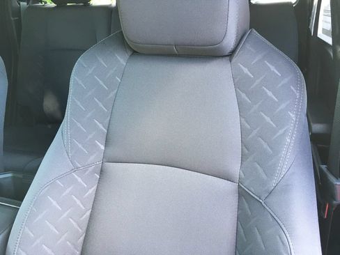 Used 2025 Toyota Tacoma SR5 AWD/4WD image 21