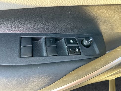 Used 2023 Toyota Corolla SE FWD image 12