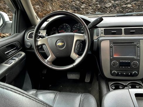 Used 2013 Chevrolet Suburban LT image 5