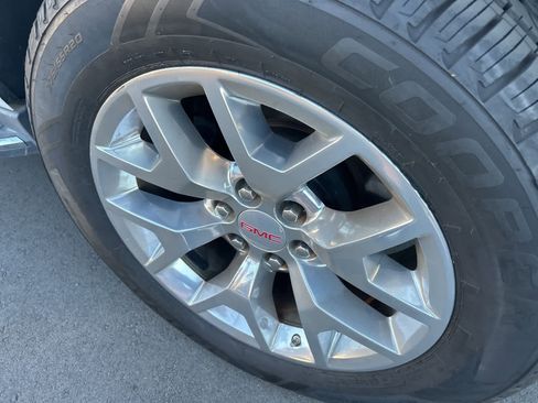 Used 2018 GMC Yukon SLT w/ Open Road Package image 17