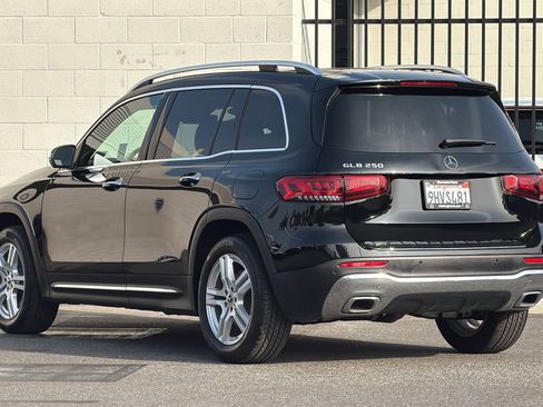 Certified 2023 Mercedes-Benz GLB 250 image 6