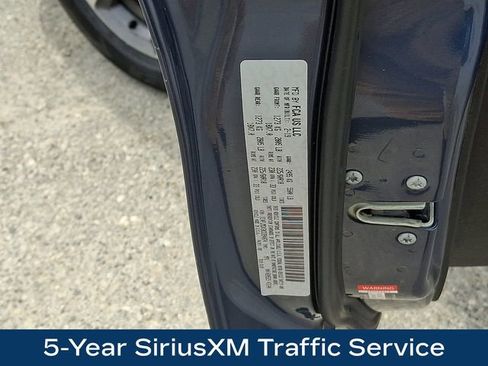 Used 2019 Jeep Cherokee Limited image 28