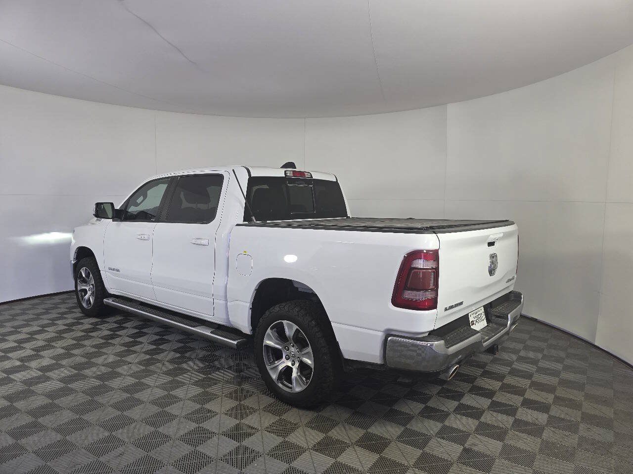 Used 2023 RAM 1500 Laramie AWD/4WD image 7