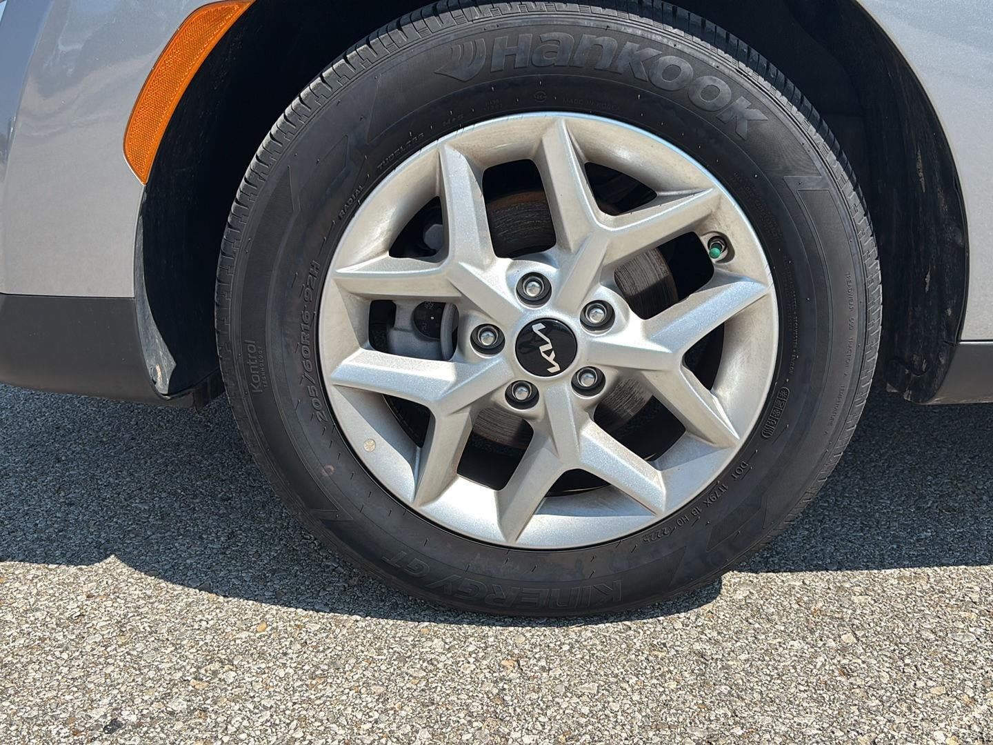 Used 2025 Kia Soul LX w/ LX Technology Package FWD image 29