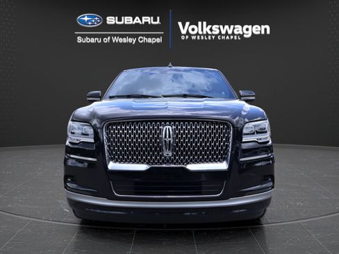 Used 2024 Lincoln Navigator Reserve AWD/4WD image 3