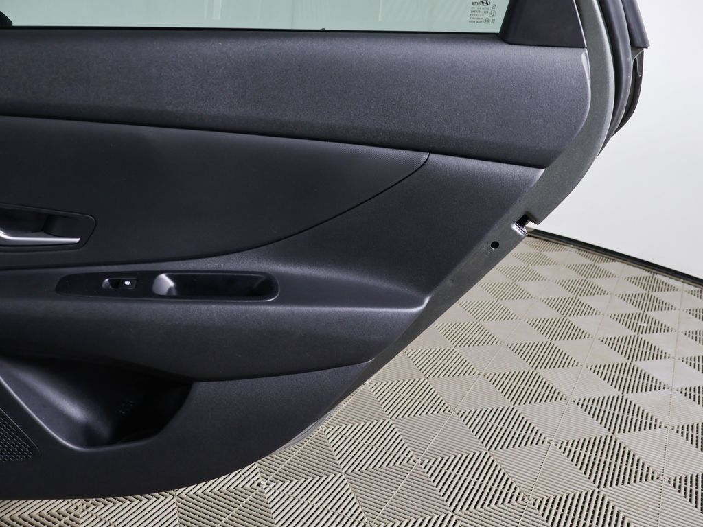 Used 2024 Hyundai Elantra SEL FWD image 21