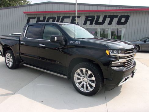 Used 2019 Chevrolet Silverado 1500 High Country w/ Technology Package AWD/4WD image 2