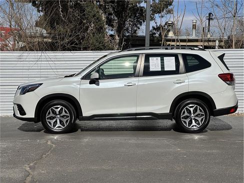 Used 2023 Subaru Forester Premium image 13