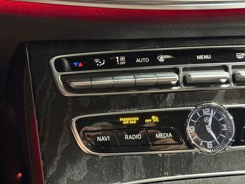 Used 2019 Mercedes-Benz E 300 4MATIC w/ Premium 1 Package image 41