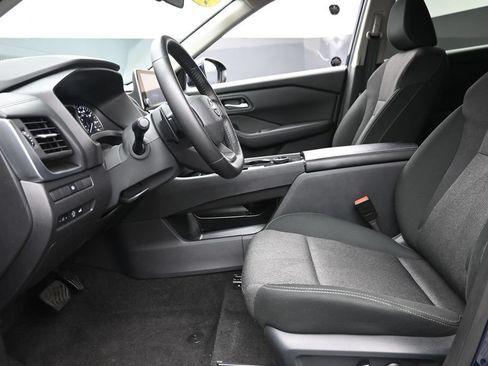 Used 2025 Nissan Rogue SV AWD/4WD image 17