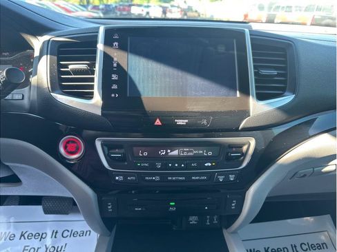 Used 2017 Honda Pilot Touring image 17