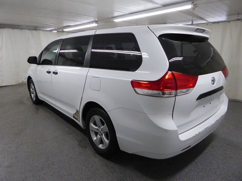 Used 2013 Toyota Sienna L image 4