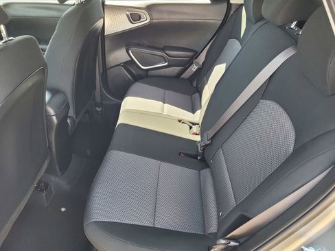 Used 2025 Kia Soul LX FWD image 8