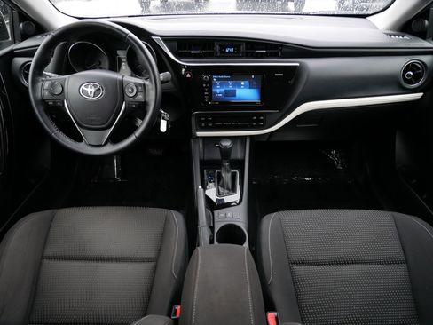 Used 2017 Toyota Corolla iM image 10