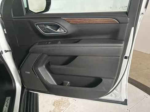 Used 2024 Chevrolet Tahoe High Country AWD/4WD image 15