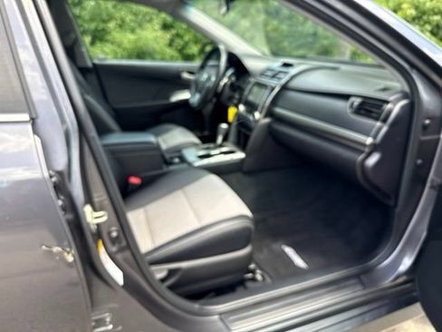 Used 2014 Toyota Camry SE FWD image 29