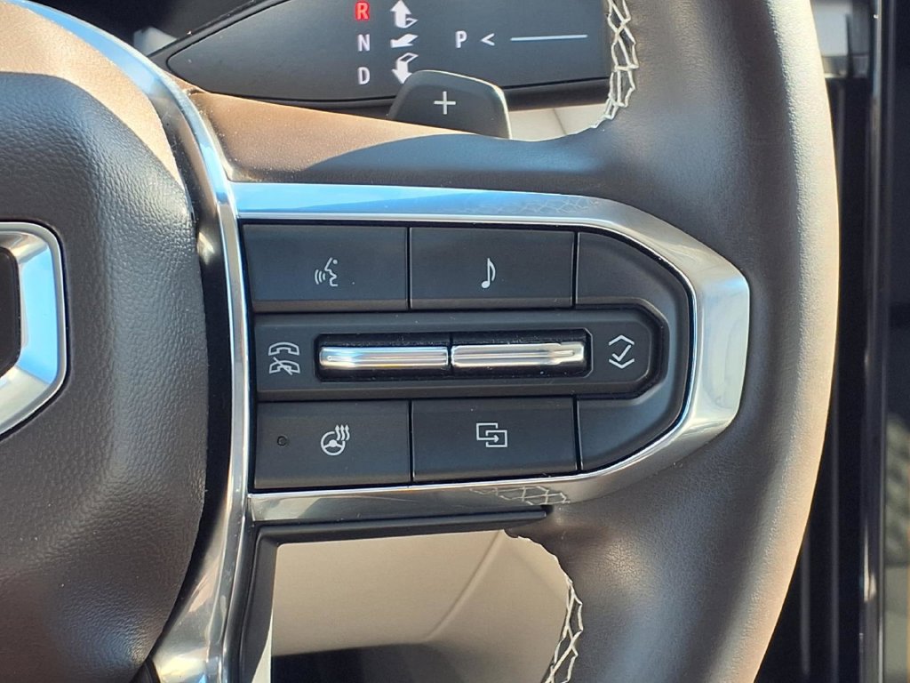 Certified 2025 GMC Acadia Denali w/ Super Cruise Package FWD image 15