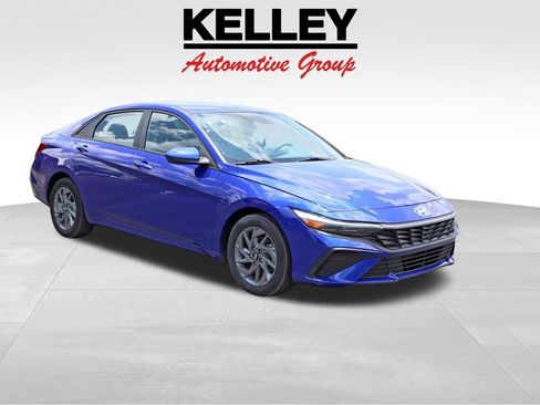 Used 2024 Hyundai Elantra SEL FWD image 1