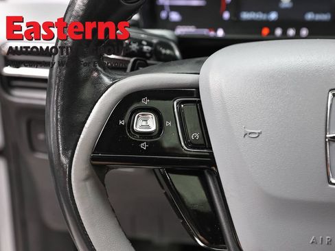 Used 2022 Lincoln Corsair AWD w/ Premium Package image 15