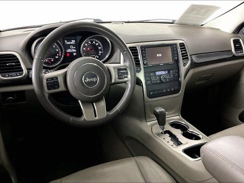 Used 2012 Jeep Grand Cherokee Laredo RWD image 3