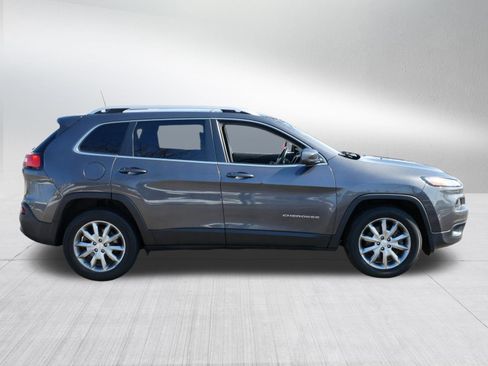 Used 2018 Jeep Cherokee Limited image 8
