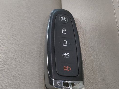 Used 2017 Ford Escape Titanium FWD image 32
