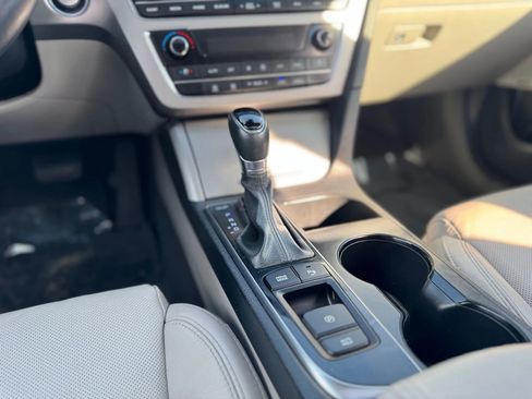 Used 2017 Hyundai Sonata Limited w/ Ultimate Package 04 image 37