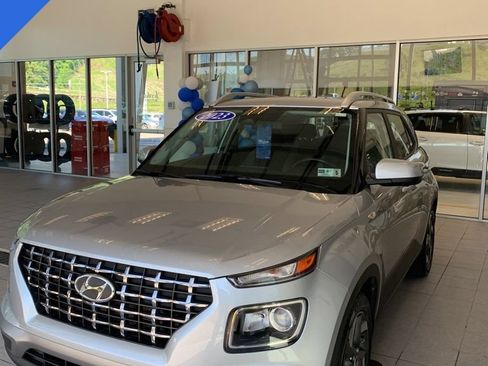 Certified 2023 Hyundai Venue SEL FWD image 2