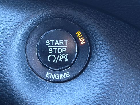 Used 2016 Jeep Cherokee Limited image 17