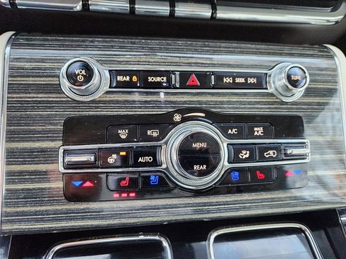 Used 2022 Lincoln Aviator Black Label w/ Dynamic Handling Package image 40