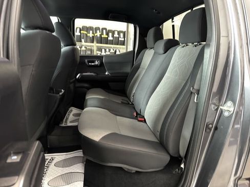 Used 2020 Toyota Tacoma TRD Sport w/ Technology Package image 24