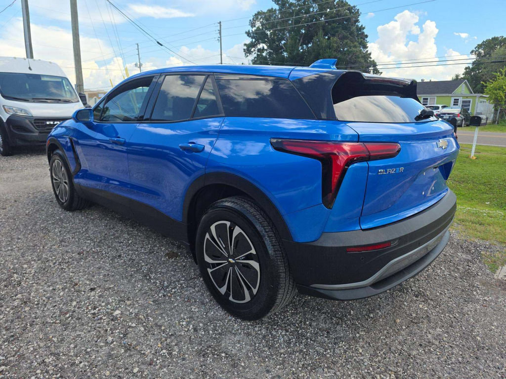 Used 2025 Chevrolet Blazer EV LT AWD/4WD image 3
