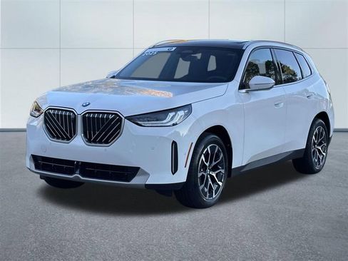 Certified 2025 BMW X3 xDrive30i w/ Premium Package image 9