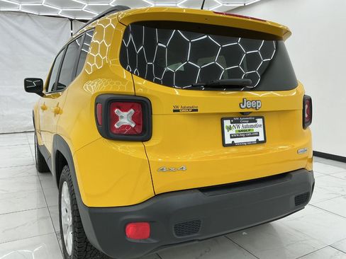 Used 2017 Jeep Renegade Latitude w/ Cold Weather Group AWD/4WD image 9