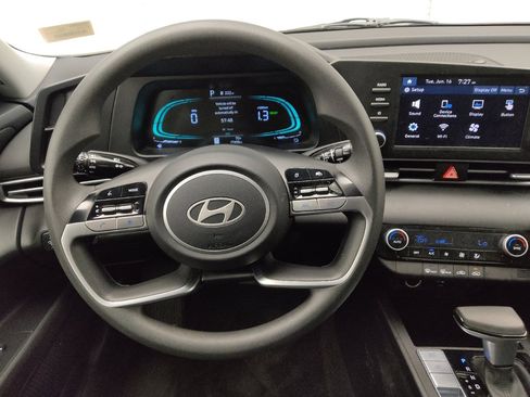 Used 2025 Hyundai Elantra Hybrid FWD image 22