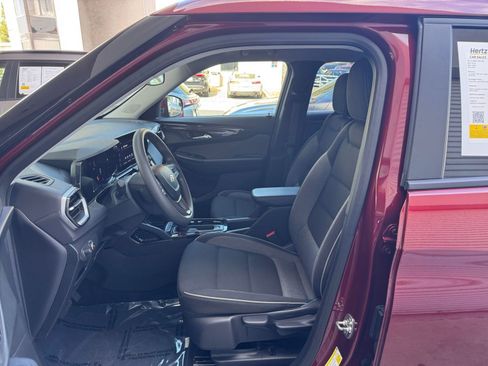 Used 2025 Chevrolet TrailBlazer LT image 24