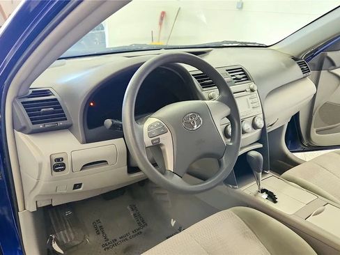 Used 2010 Toyota Camry SE FWD image 22