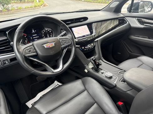 Used 2024 Cadillac XT6 Premium Luxury FWD image 4