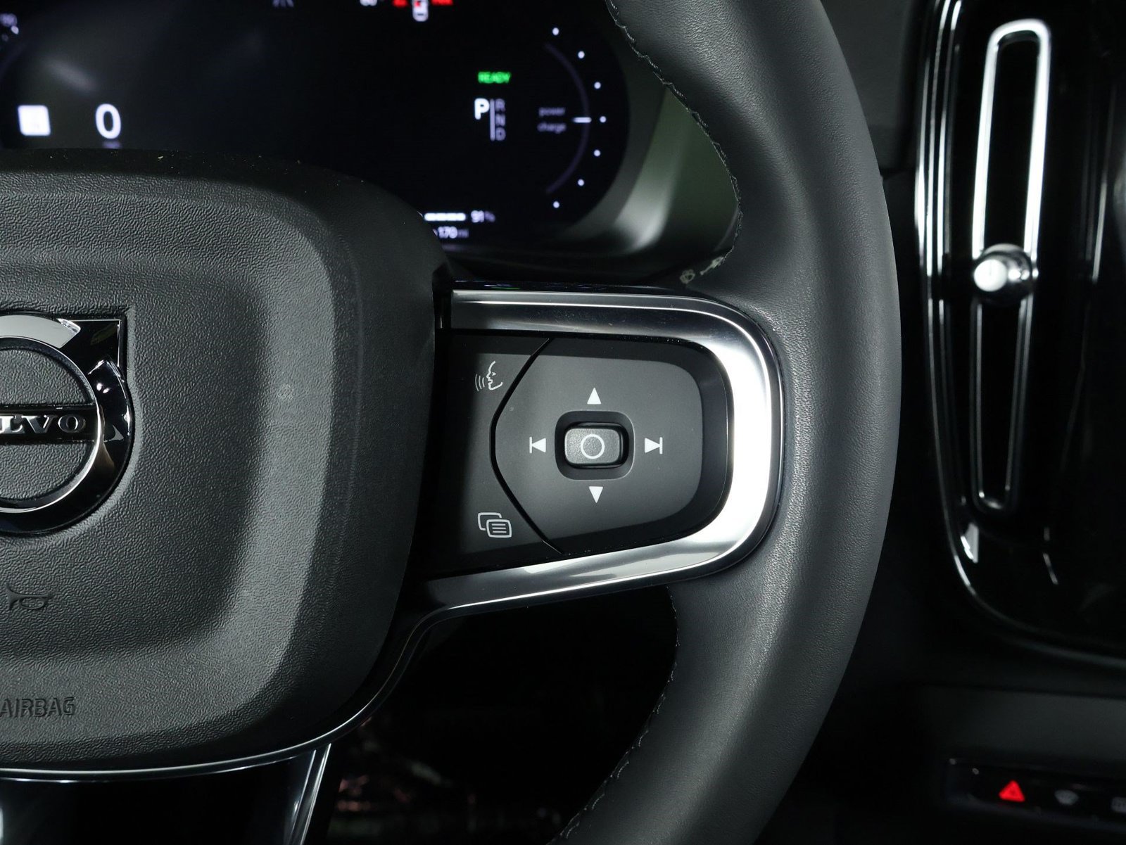 Certified 2023 Volvo XC40 Recharge Core w/ Protection Package Premier AWD/4WD image 11