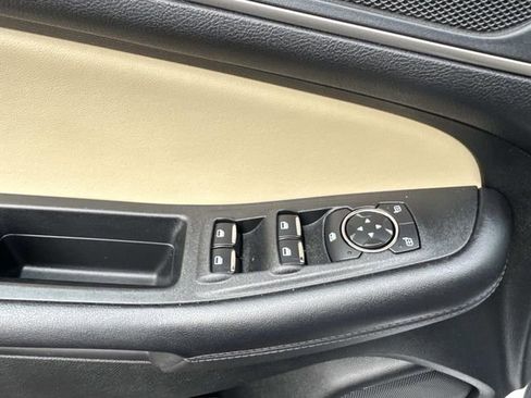 Used 2022 Ford Edge SEL image 21