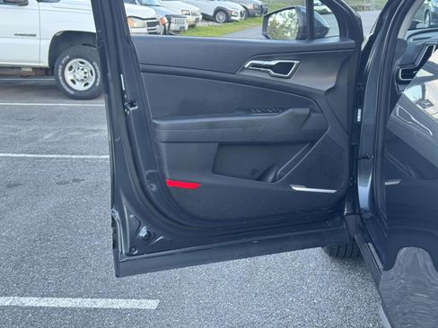 Used 2024 Kia Sportage LX image 14