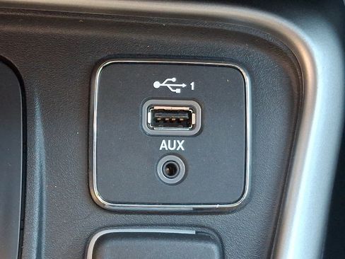 Used 2021 Jeep Compass Latitude AWD/4WD image 24